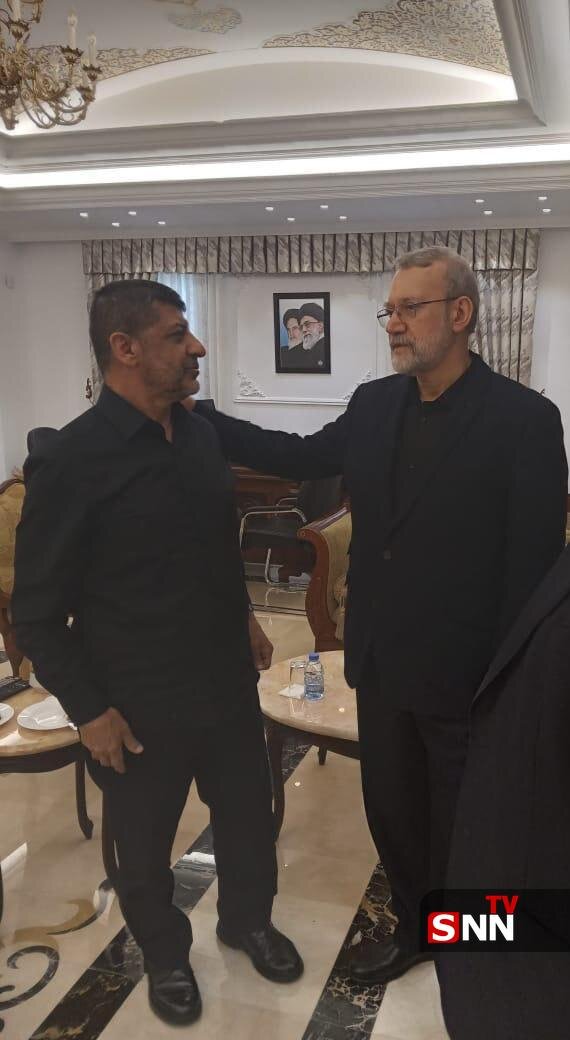 تصویری منتشر نشده از علی لاریجانی و شهید محمد عفیف سخنگوی حزبالله، ساعاتی قبل از شهادت