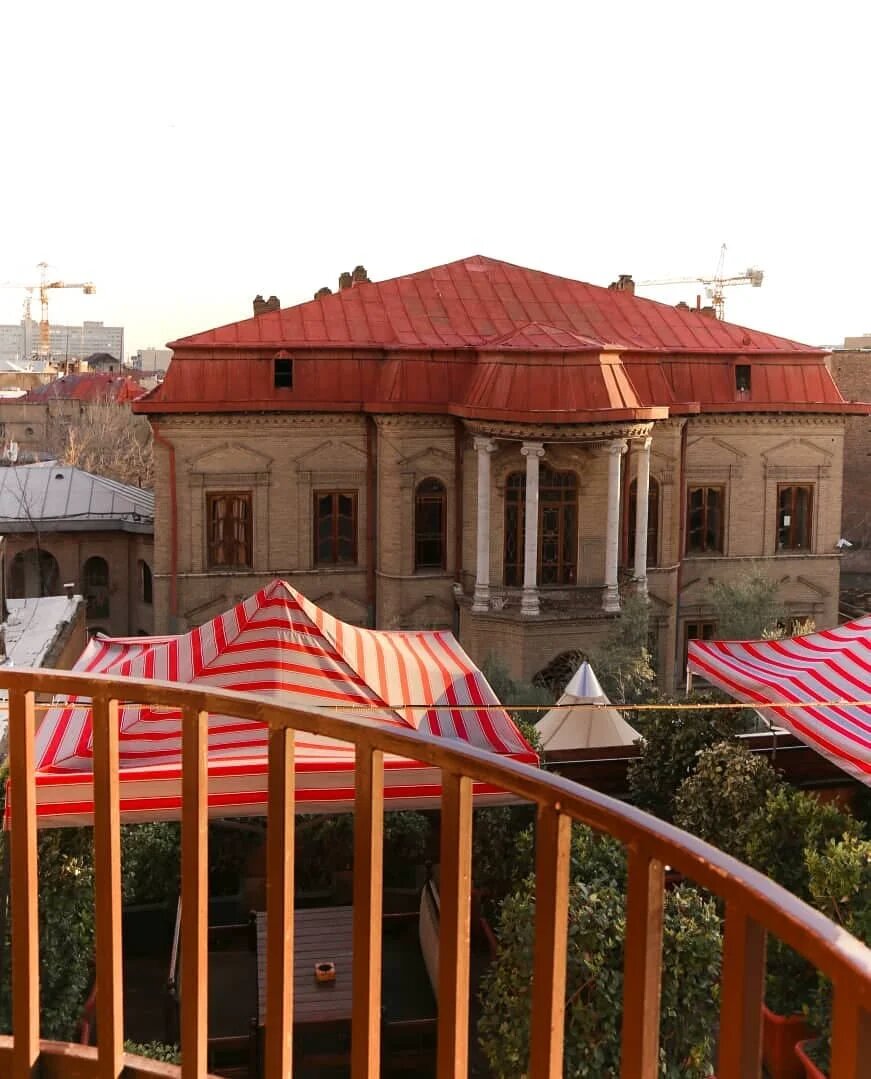 سیاحت در عمارت مشیرالدوله