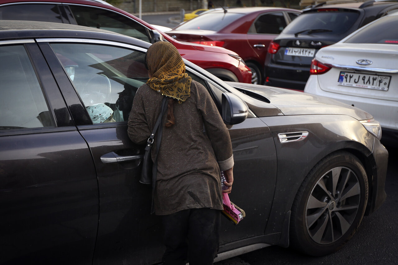 اینفلوئنسری با کاسه گدایی | روشهای تکدیگری آپدیت شدند