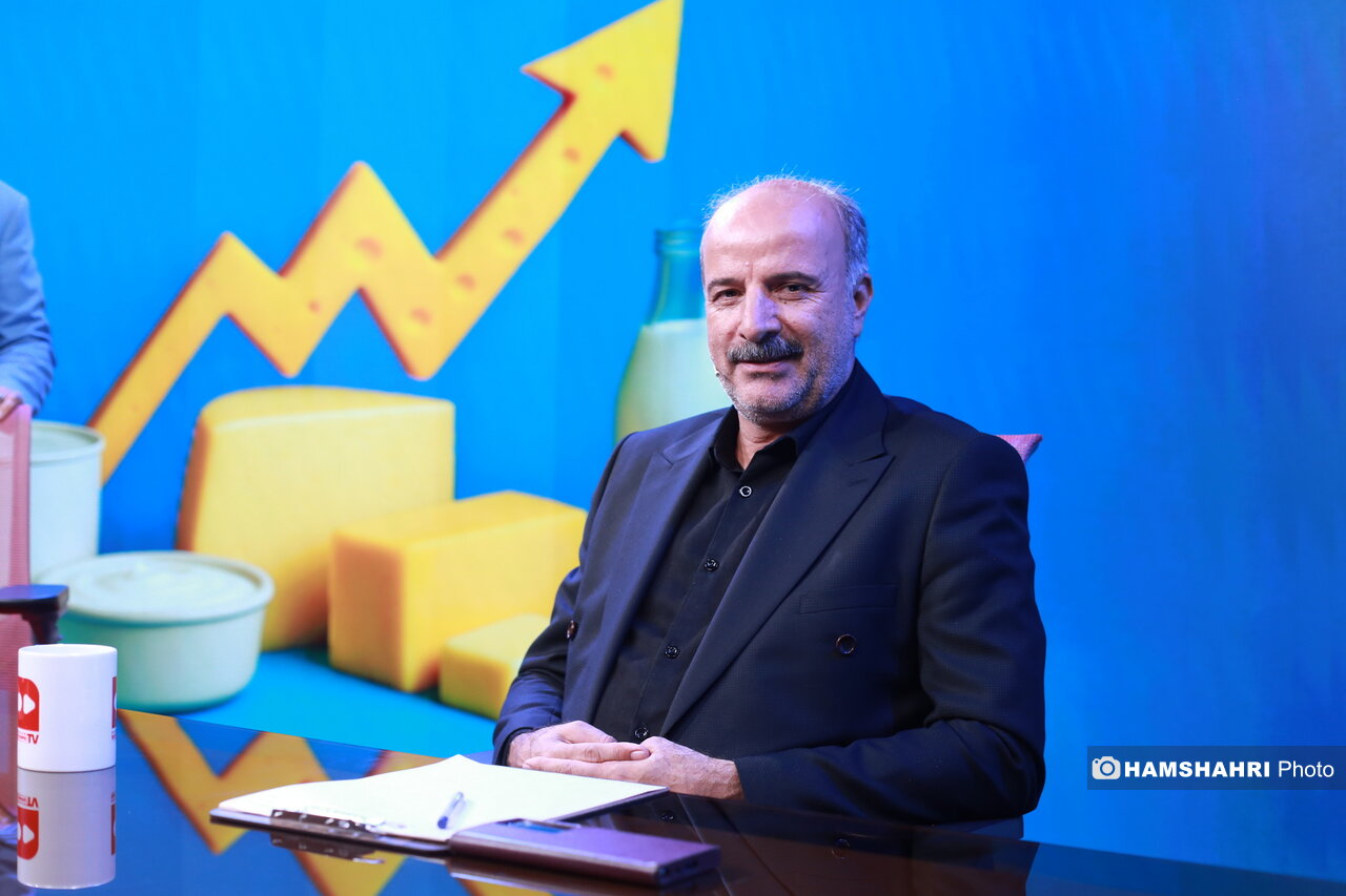۴۰ درصد قیمت لبنیات در جیب توزیع کنندگان! | چرا گرانی لبنیات ترمز ندارد؟