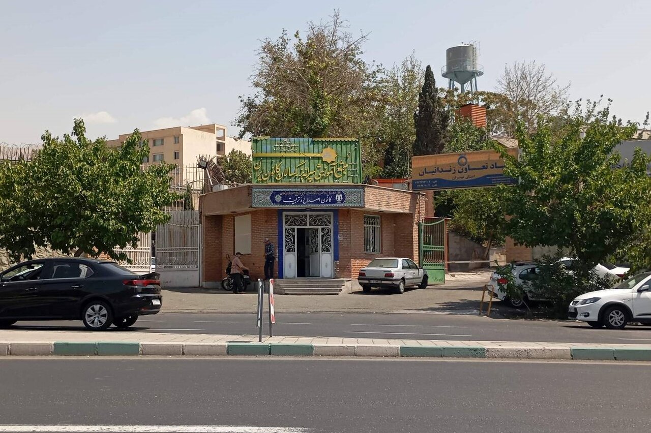 ملاقات با زندانیان منفی ۱۸