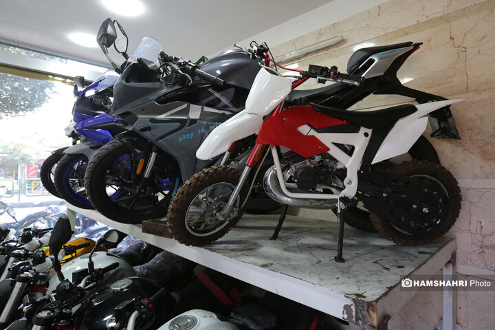 موتور های کوچک و مینی کراس در میدان گمرک