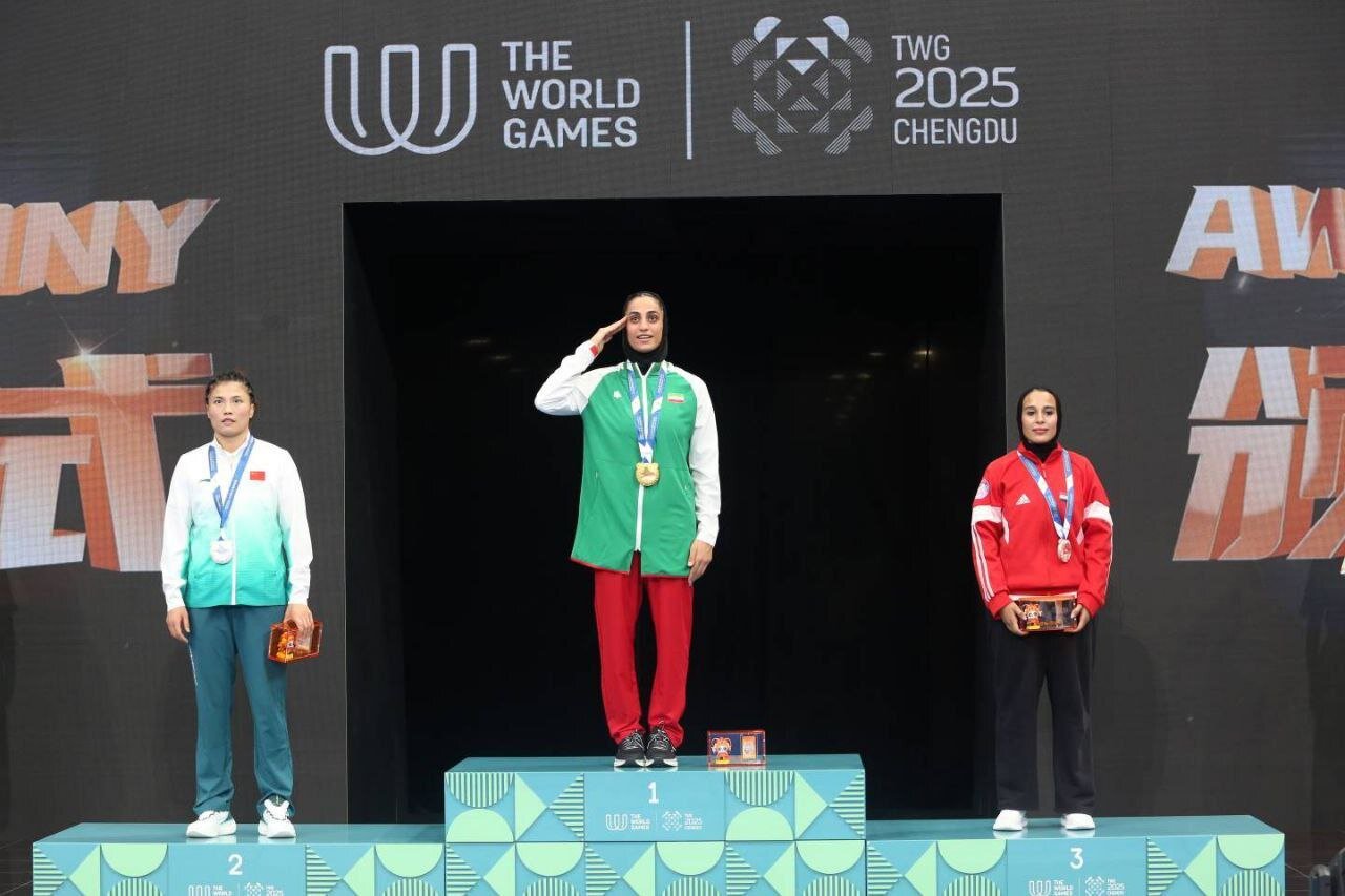 سلام نظامی دختر طلایی کاروان ایران روی سکو | تصاویر