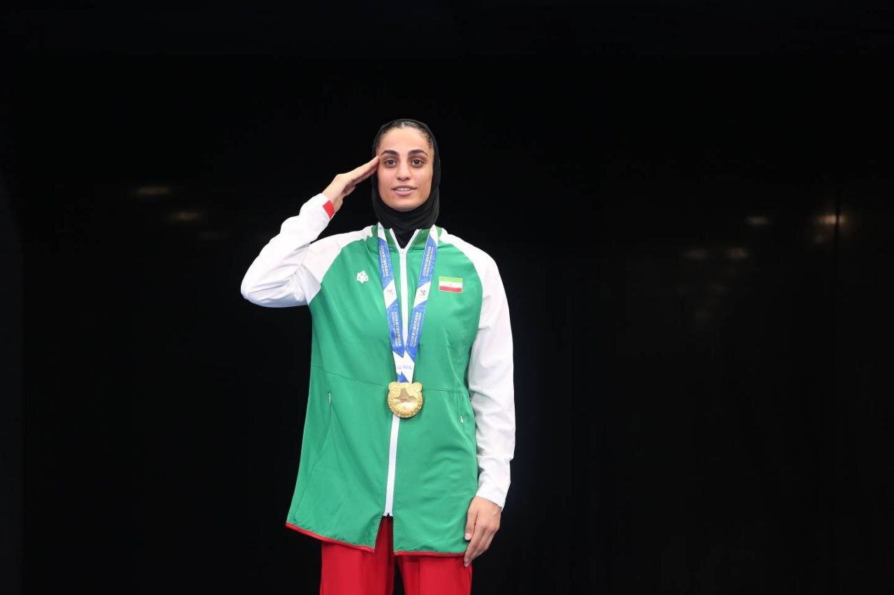 سلام نظامی دختر طلایی کاروان ایران روی سکو | تصاویر