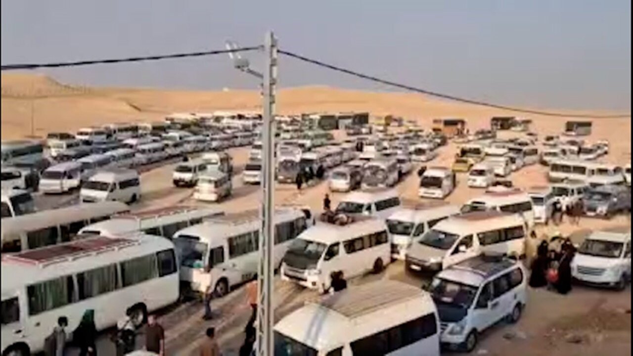 فرود اضطراری بالگرد ارتش عراق در پایانه مسافربری در کربلا + ویدئو