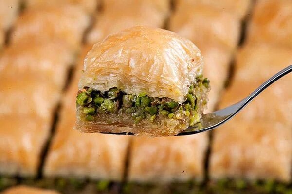 علت اصلی خمیر شدن باقلواهای خانگی چیست؟