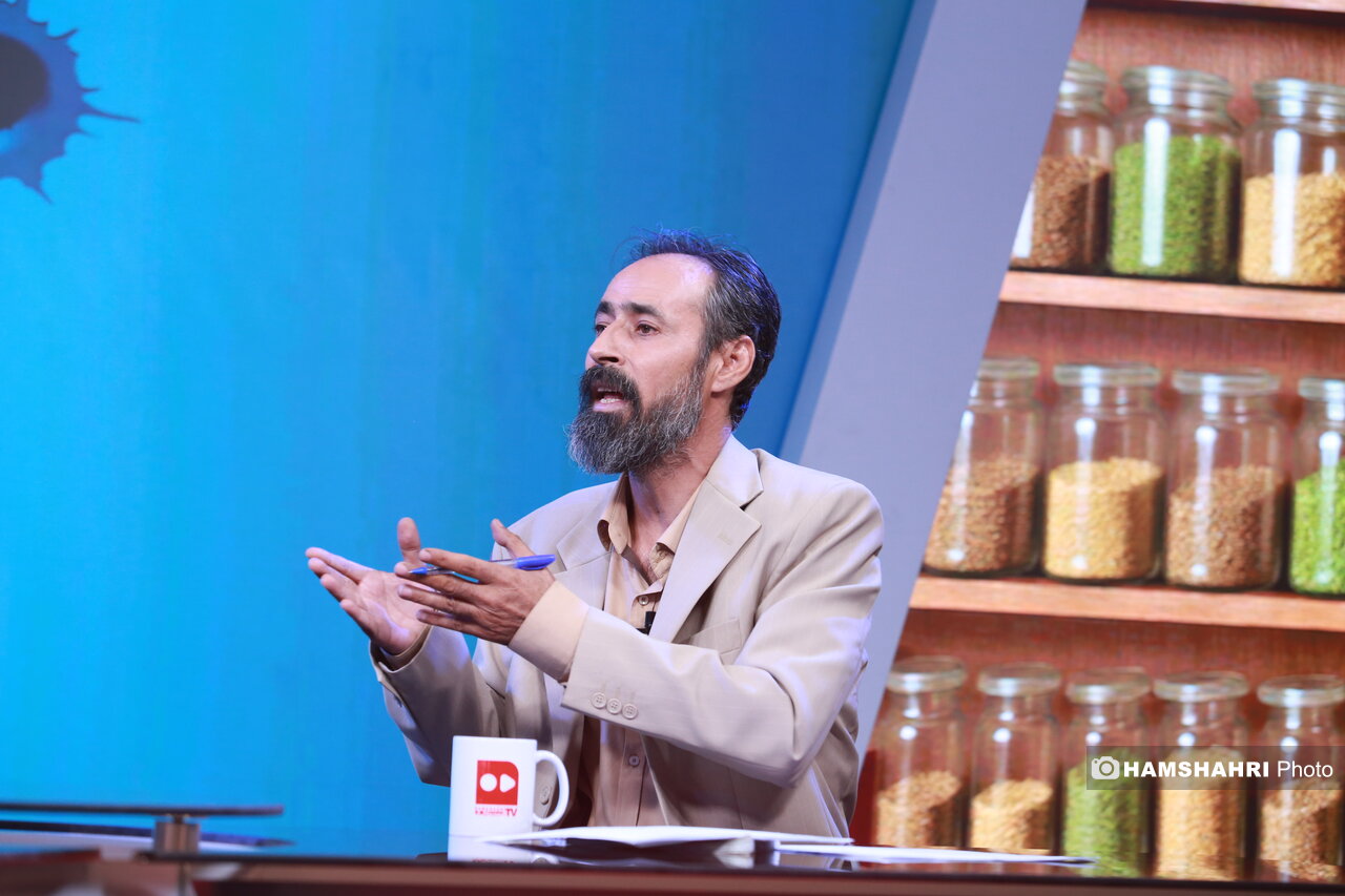 مدعی طب سنتی: در طب نوین مردم موش آزمایشگاهی شدهاند| مدعی طب نوین: مستندات آسیبهای طب سنتی در پزشکی قانونی موجود است