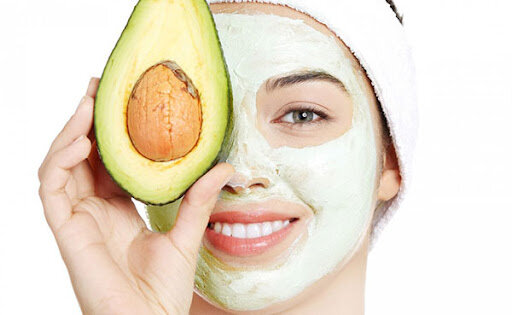 جوانسازی پوست با ماسک های ارزان و طبیعی در خانه