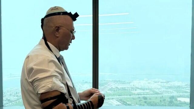 انتشار تصویر عجیب از سفیر رژیم صهیونیستی/ نهادهای امنیتی امارات نگران شدند