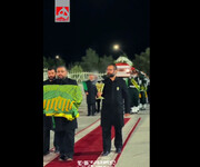 استقبال خاص خادمان حرم امام رضا(ع) از پیکر استاد فرشچیان | ویدئو