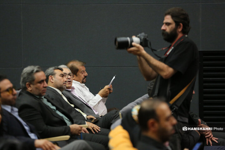 آیین گرامیداشت و نشست صمیمانه شهردار تهران با خبرنگاران