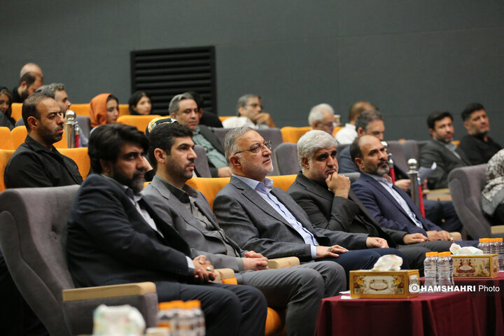 آیین گرامیداشت و نشست صمیمانه شهردار تهران با خبرنگاران