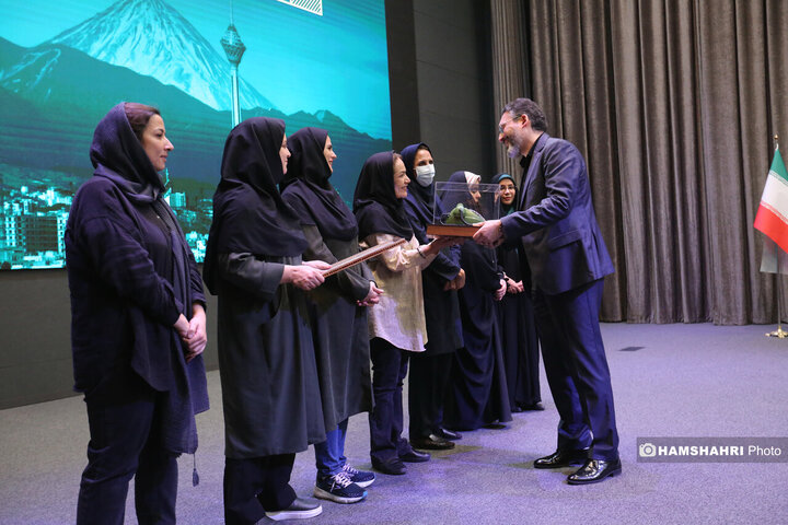 آیین گرامیداشت و نشست صمیمانه شهردار تهران با خبرنگاران