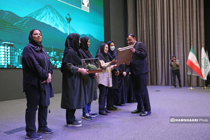 آیین گرامیداشت و نشست صمیمانه شهردار تهران با خبرنگاران