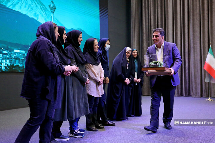 آیین گرامیداشت و نشست صمیمانه شهردار تهران با خبرنگاران