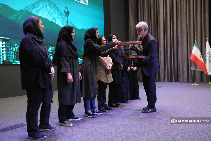 آیین گرامیداشت و نشست صمیمانه شهردار تهران با خبرنگاران