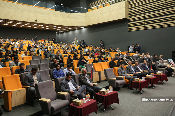 آیین گرامیداشت و نشست صمیمانه شهردار تهران با خبرنگاران