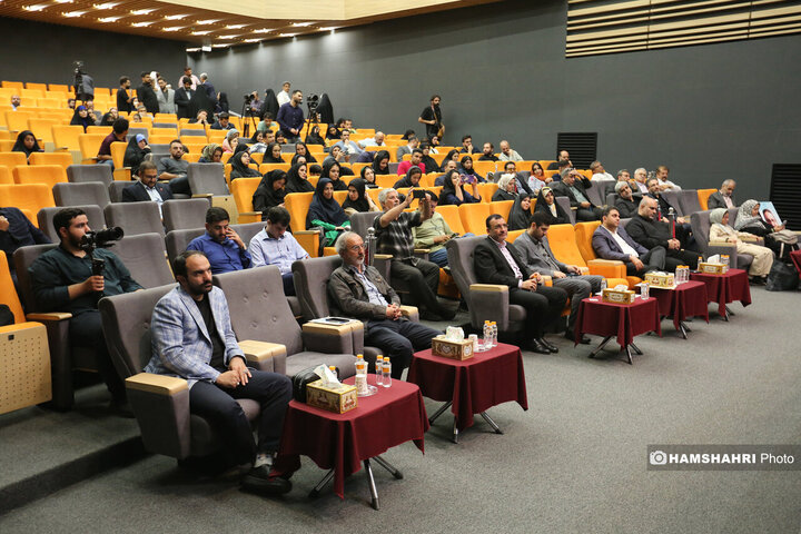 آیین گرامیداشت و نشست صمیمانه شهردار تهران با خبرنگاران