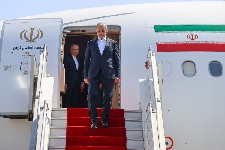 رئیس جمهور وارد ایروان شد | چه کسانی به استقبال پزشکیان رفتند؟ | تصاویر