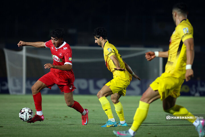 تصاویر بازی فوتبال پرسپولیس ۱-۱ فجرسپاسی