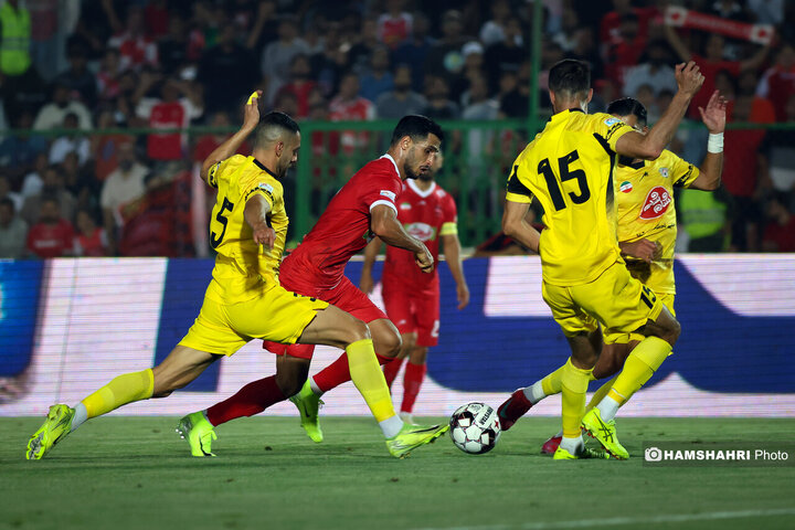 تصاویر بازی فوتبال پرسپولیس ۱-۱ فجرسپاسی
