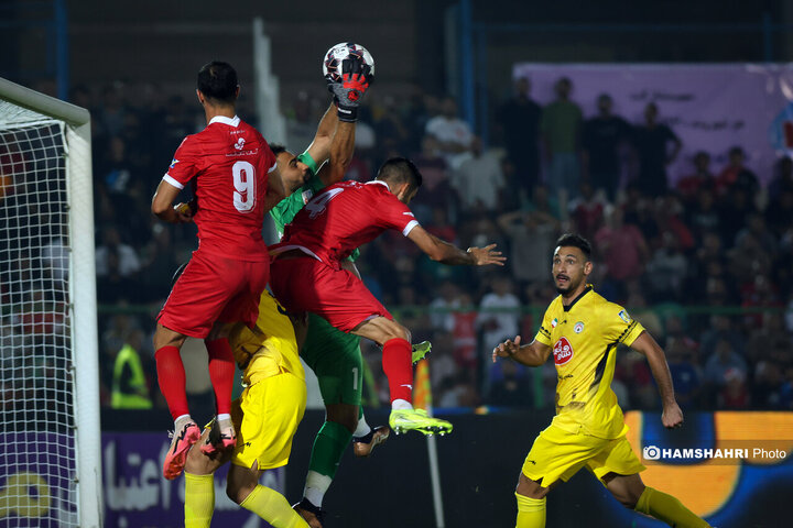 تصاویر بازی فوتبال پرسپولیس ۱-۱ فجرسپاسی