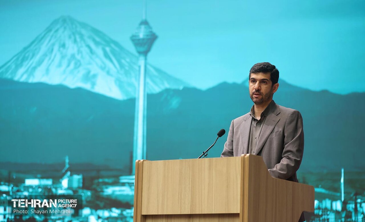 اولین قرارداد شهرداری تهران برای تامین اتوبوس‌ها با خودروسازان داخلی بود| عدم تحویل به‌موقع چاره‌ای جز واردات نگذاشت