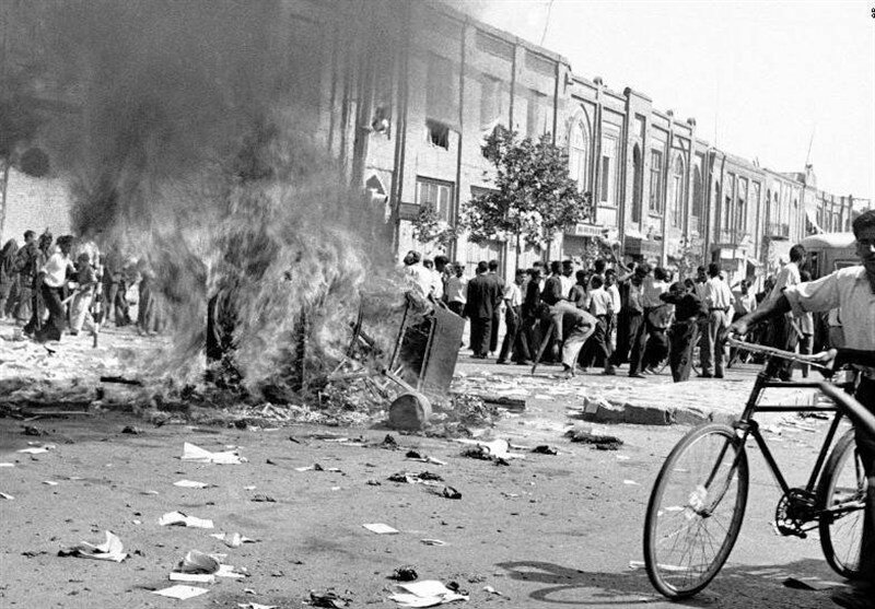 منزل ویران شده دکتر مصدق پس از کودتای ۲۸ مرداد؛ فراری دادن وی از مهلکه در غروب کودتای ۲۸ مرداد | تصاویر