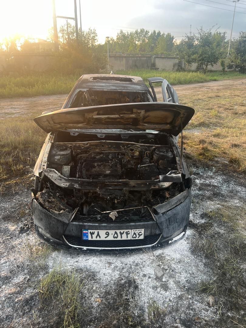 جزییات آتشسوزی خودروی دروازهبان فوتبال کشورمان | عکس