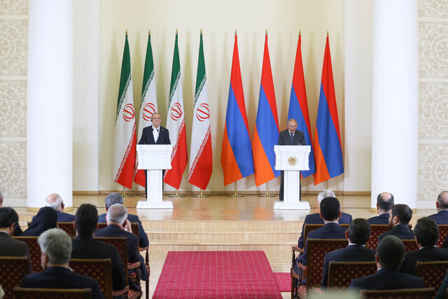پاشینیان: توافقات اخیر زمینه‌ساز دسترسی ریلی ایران به دریای سیاه است | پزشکیان در جریان جزئیات توافق صلح قرار گرفت
