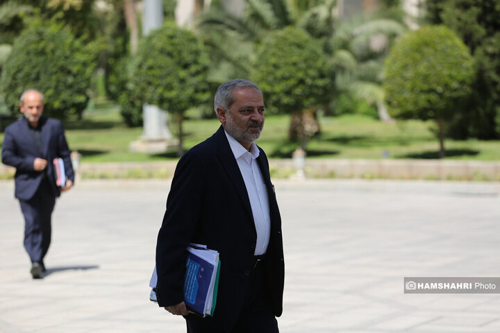 اعضای هیأت دولت در جمع خبرنگاران