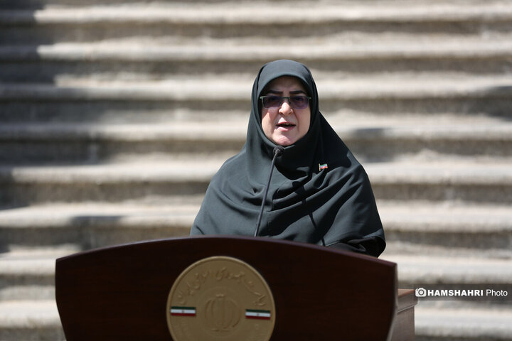 اعضای هیأت دولت در جمع خبرنگاران