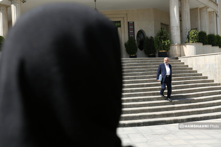 اعضای هیأت دولت در جمع خبرنگاران