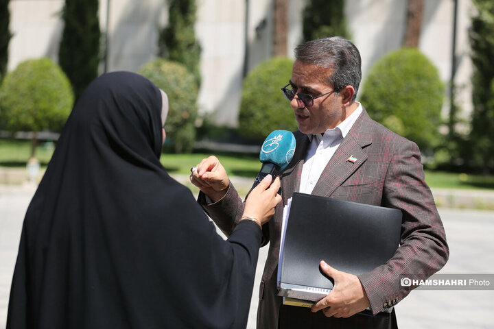 اعضای هیأت دولت در جمع خبرنگاران