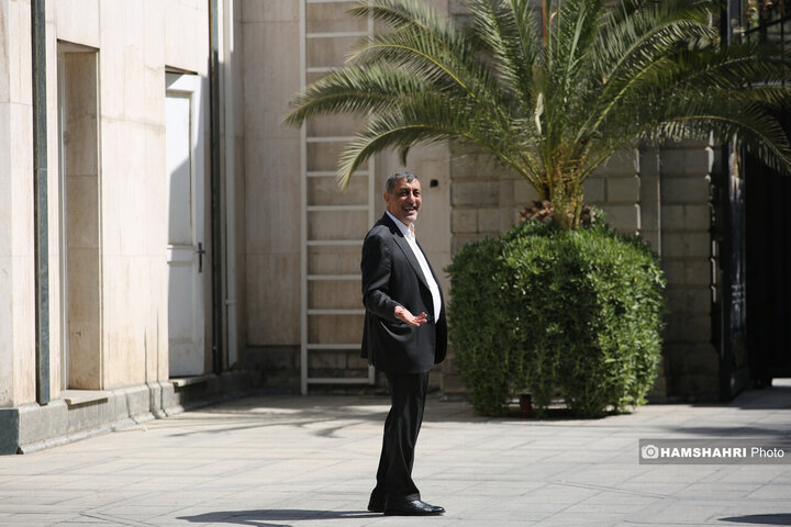 اعضای هیأت دولت در جمع خبرنگاران