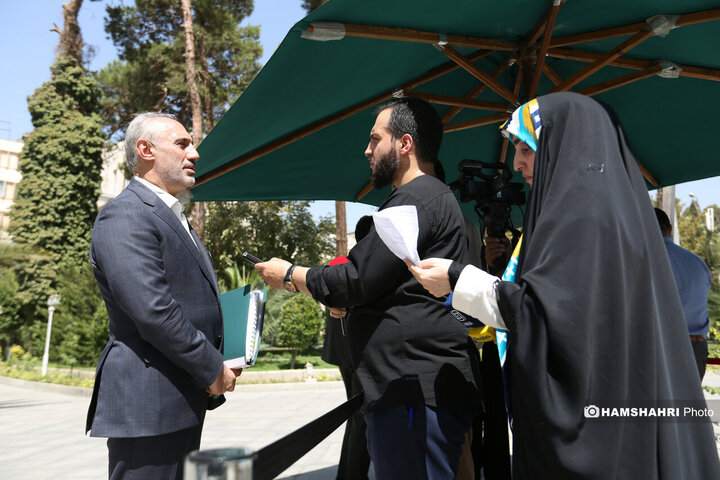 اعضای هیأت دولت در جمع خبرنگاران