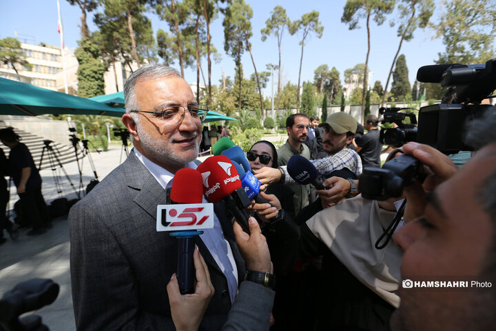 اعضای هیأت دولت در جمع خبرنگاران