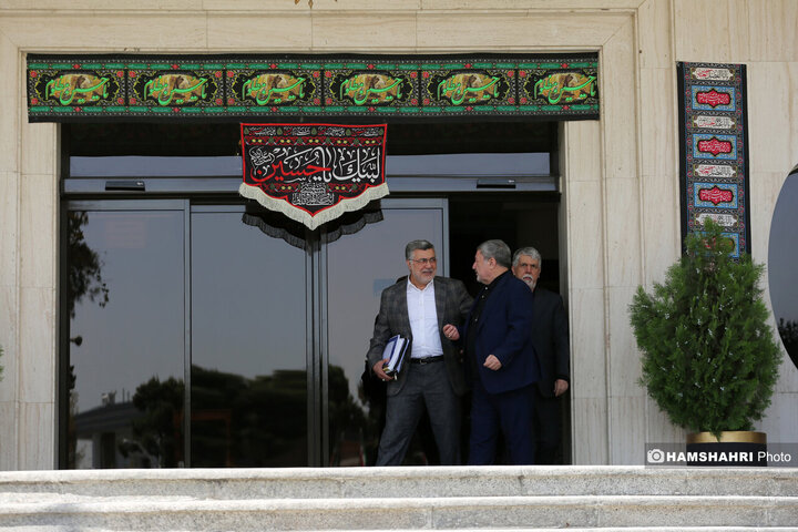 اعضای هیأت دولت در جمع خبرنگاران