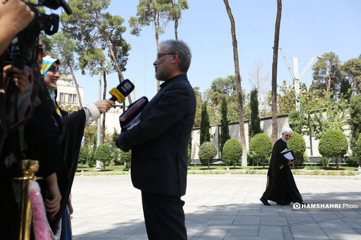 اعضای هیأت دولت در جمع خبرنگاران