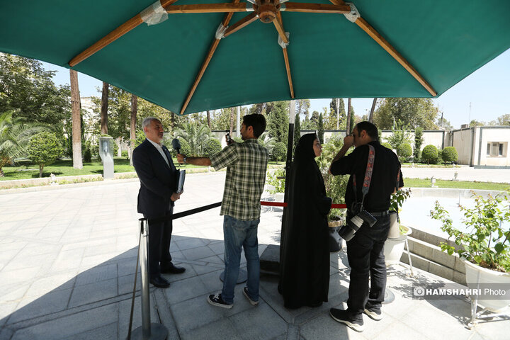 اعضای هیأت دولت در جمع خبرنگاران