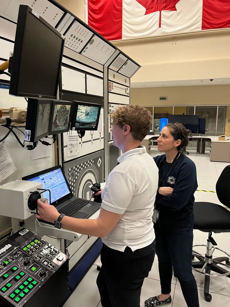 نقش حیاتی زنان در مرکز عملیات فضایی ناسا | از شبیهسازیهای فضانوردی تا برنامهریزی برای قدمزدن در ماه