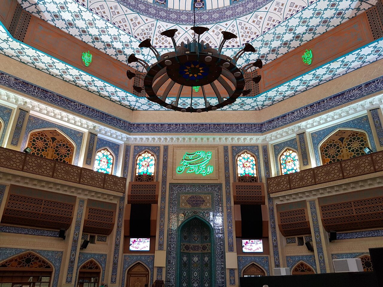 گردش در پاتوقهای مذهبی در غرب پایتخت