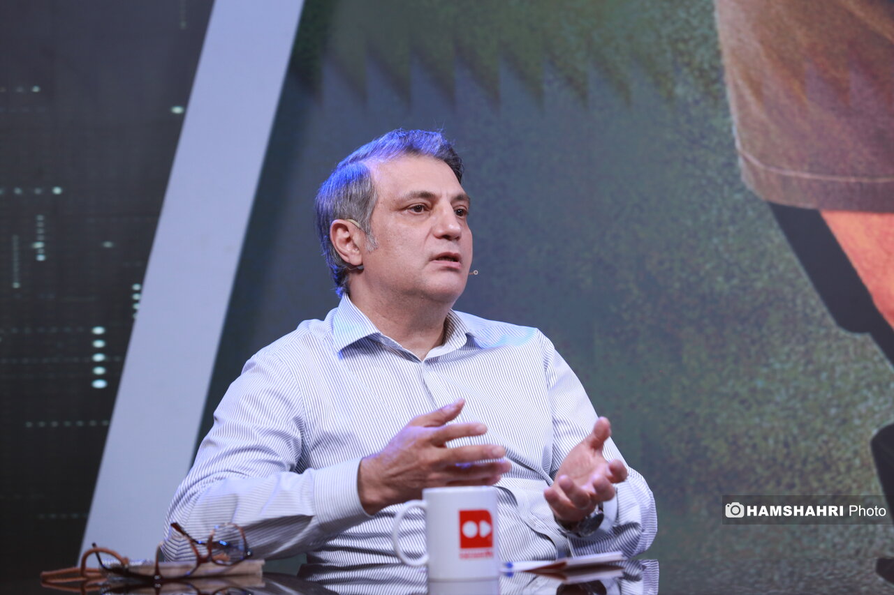 چرا پزشکان زیرمیزی میگیرند؟ | ۱۶ درصد پزشکان شرایط زیرمیزی گرفتن را دارند | دستمزد پزشکان مثل هیچ کس نیست