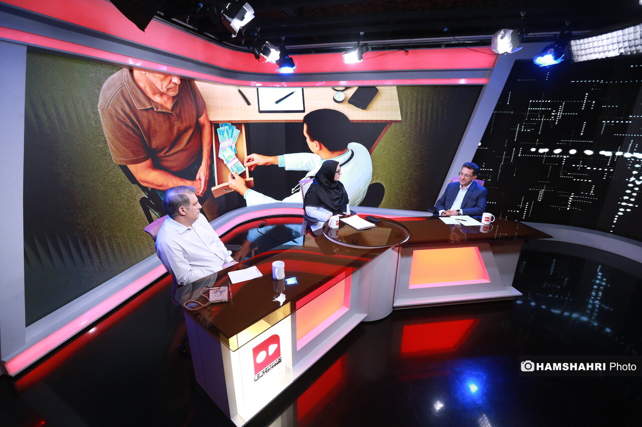 چرا پزشکان زیرمیزی میگیرند؟ | ۱۶ درصد پزشکان شرایط زیرمیزی گرفتن را دارند | دستمزد پزشکان مثل هیچ کس نیست