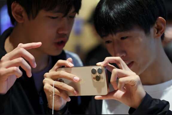 کاهش فروش اپل در چین