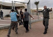 فرار صهیونیست‌ها فقط از فریاد یک فلسطینی | هرج و مرج در بازار اسرائیل را ببینید
