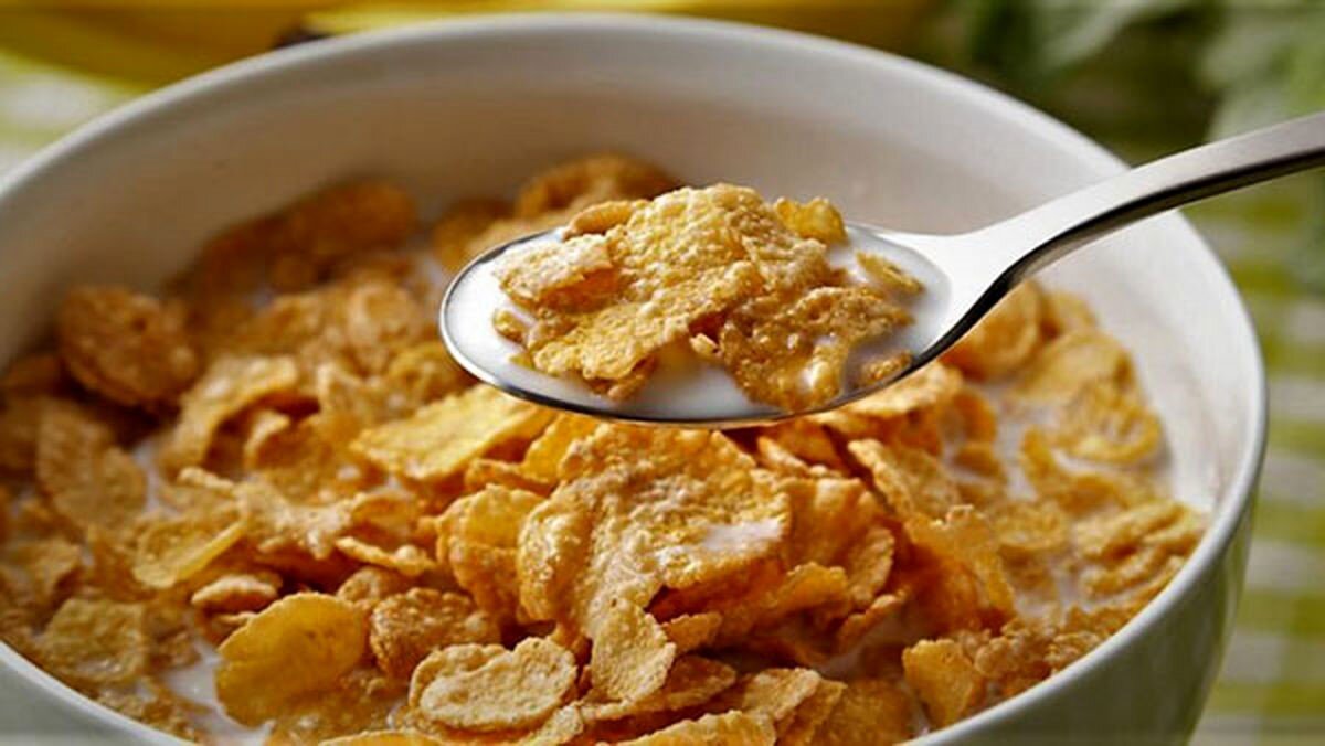 طرز تهیه کورن فلکس خانگی  برای صبحانه سالم