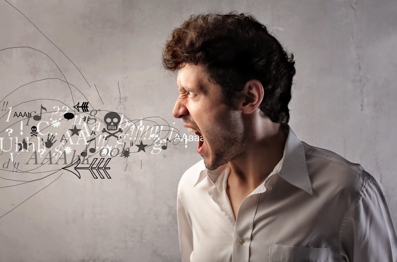 تفاوت بین توهم و هذیان چیست و چگونه می‌توان آن‌ها را تشخیص داد؟