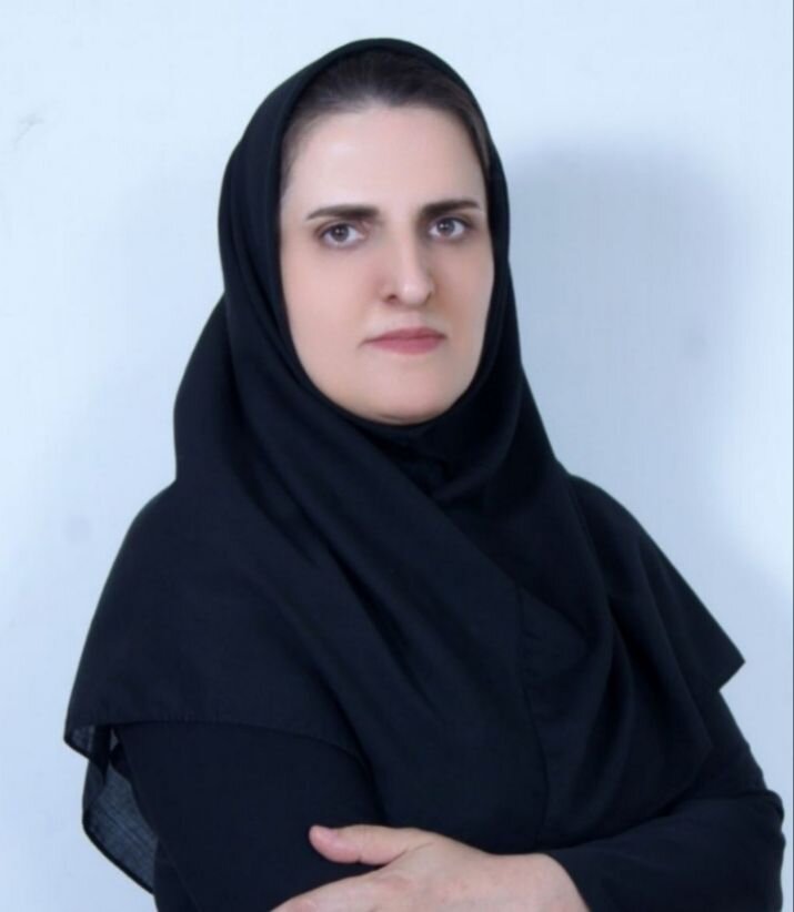 دختری که با نهضت سواد آموزی، دکترای گرفت | شریفه: چون مدرسه نداشتیم، در 32 سالگی دیپلم گرفتم | ای کاش رئیس جمهور صدایم را بشنود