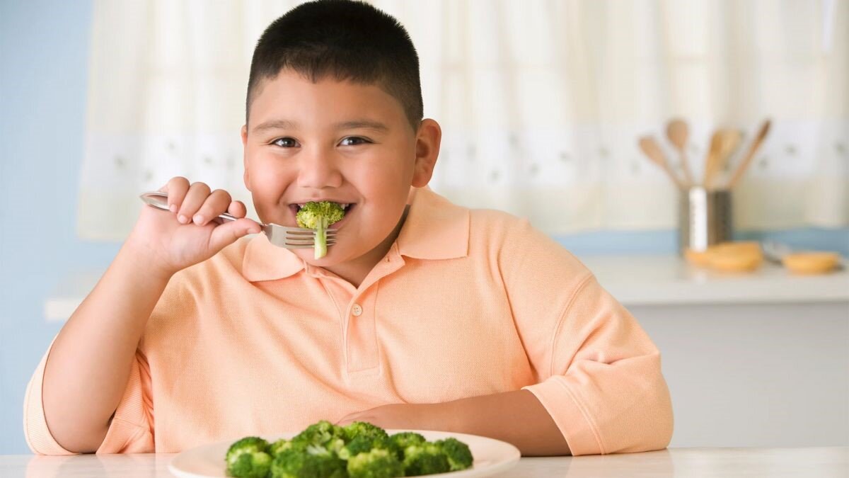 علت چاقی کودکان و راههای درمان آن